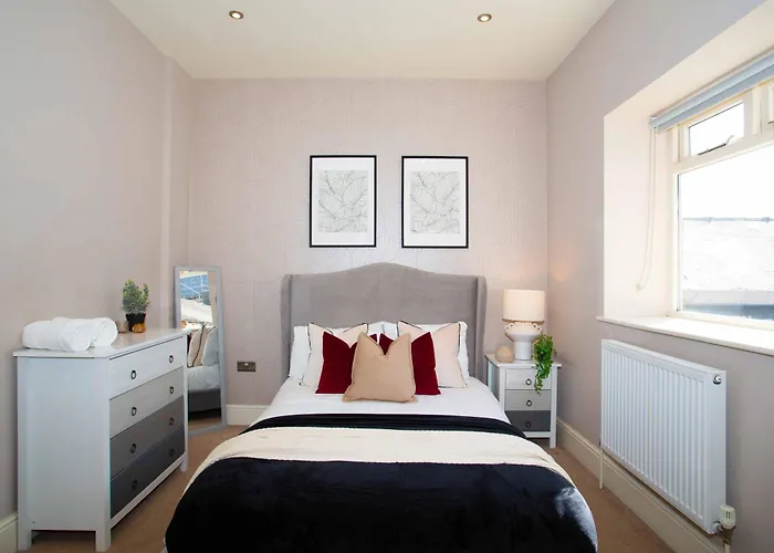 Harrogates - Sleeps 12 Harrogate