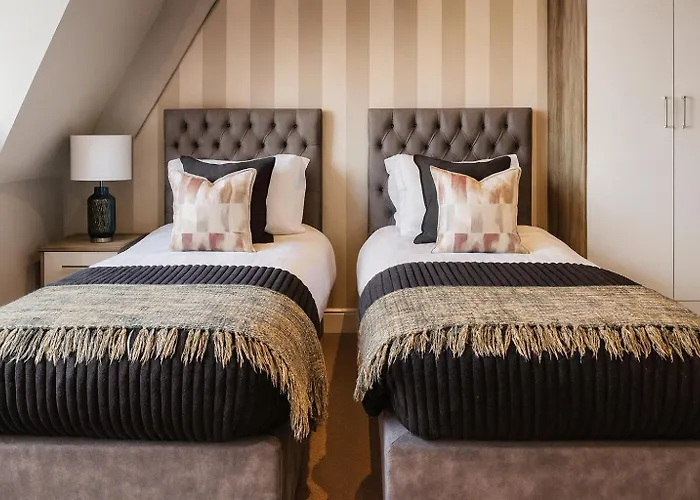 Harrogates - Sleeps 12 * Harrogate