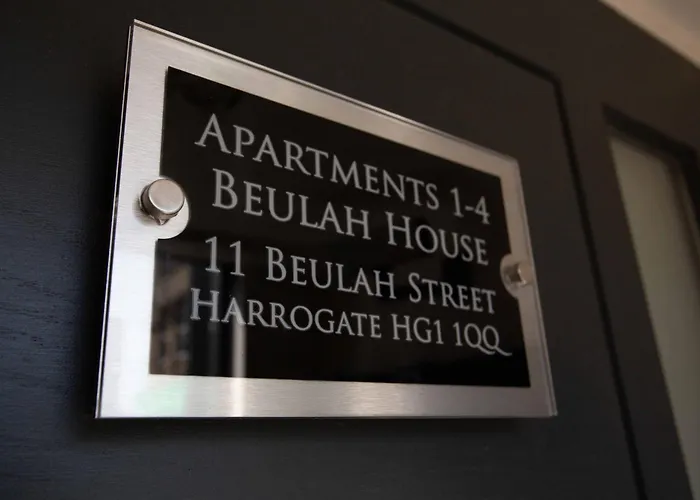 Harrogates - Sleeps 12 Harrogate