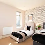 Apartment Harrogates - Sleeps 12