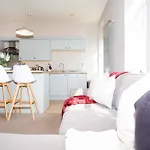 Harrogates - Sleeps 12 *