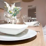 Apartment Harrogates - Sleeps 12