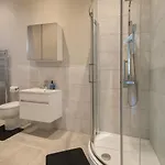 Harrogates - Sleeps 12 Harrogate