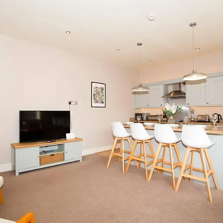 Harrogates - Sleeps 12 *