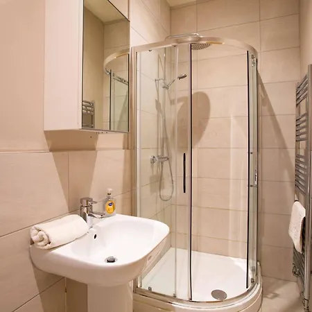 Apartment Harrogates - Sleeps 12 *