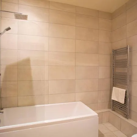 Apartment Harrogates - Sleeps 12