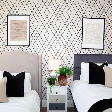 Apartment Harrogates - Sleeps 12 *