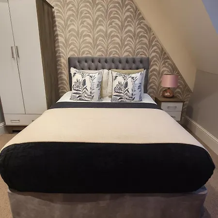 Harrogates - Sleeps 12 Harrogate