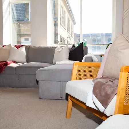Apartment Harrogates - Sleeps 12 *