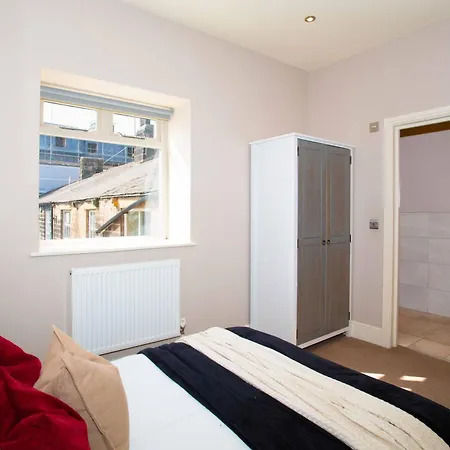 Harrogates - Sleeps 12 Harrogate