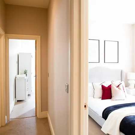 Harrogates - Sleeps 12 Apartment *