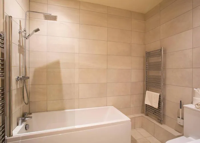 Apartment Harrogates - Sleeps 12