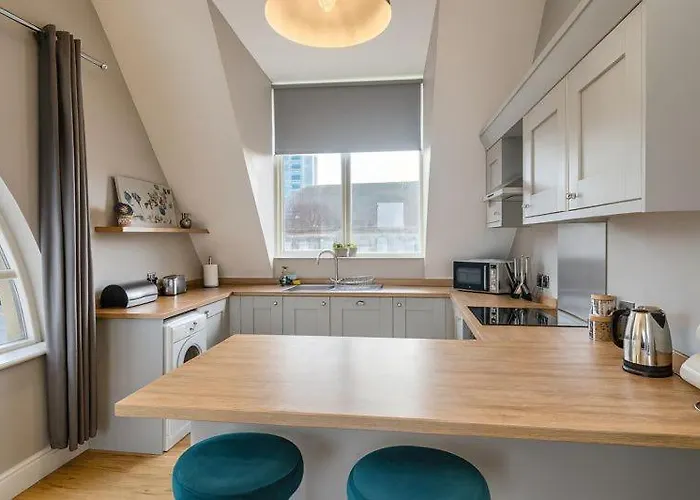 Harrogates - Sleeps 12