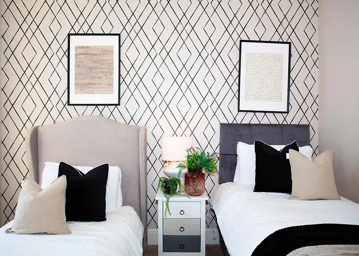 Apartment Harrogates - Sleeps 12 *