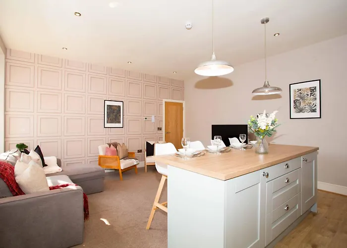 Harrogates - Sleeps 12