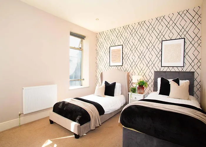 Apartment Harrogates - Sleeps 12