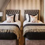 Harrogates - Sleeps 12 * 해러게이트