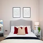 Harrogates - Sleeps 12 * 해러게이트